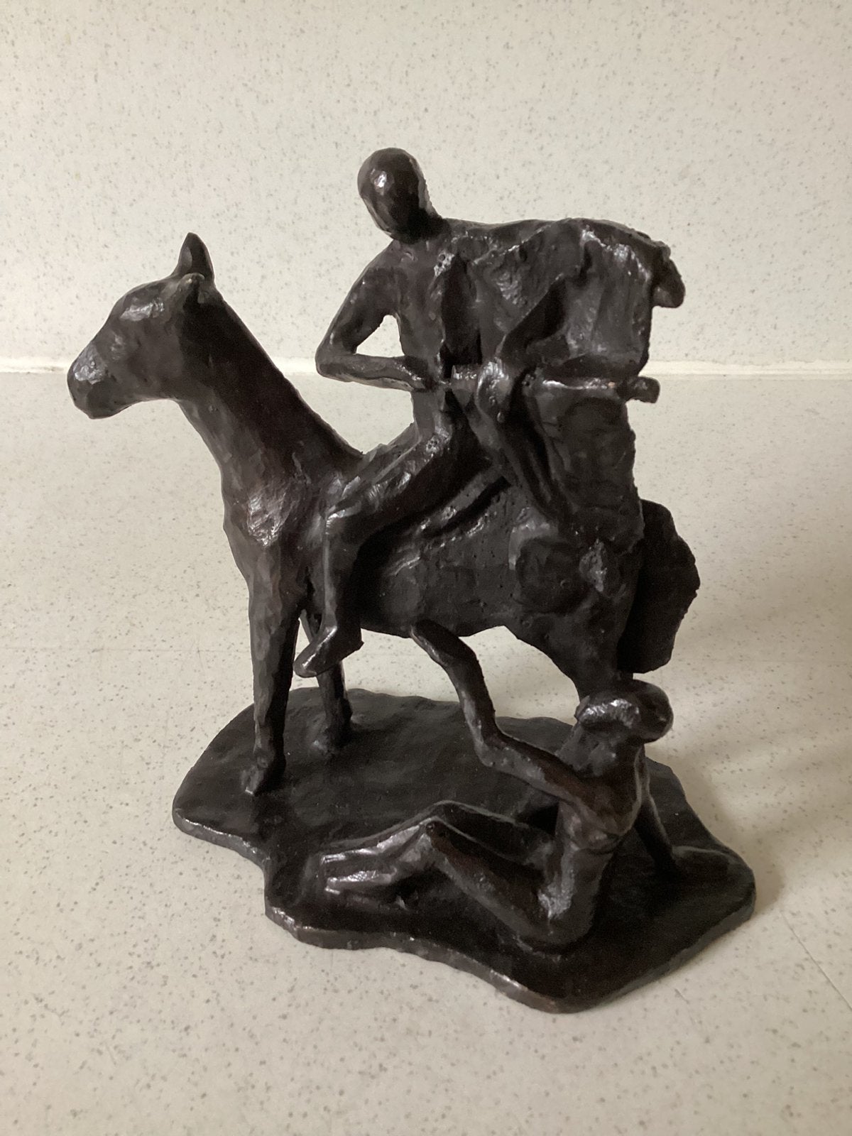 bronzen sculptuur  "De barmhartige Samaritaan", Ophalen of Verzenden, Zo goed als nieuw, Mens