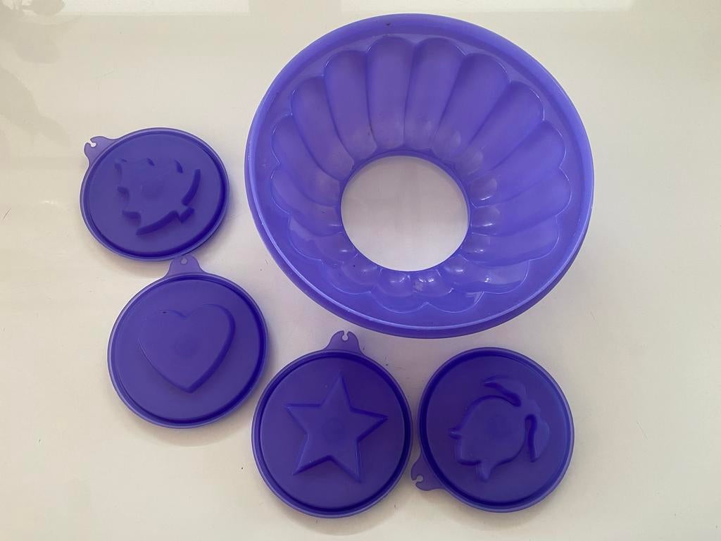 Tupperware puddingvorm met 4 kleine vormpjes, Ophalen of Verzenden, Gebruikt, Paars, Overige typen