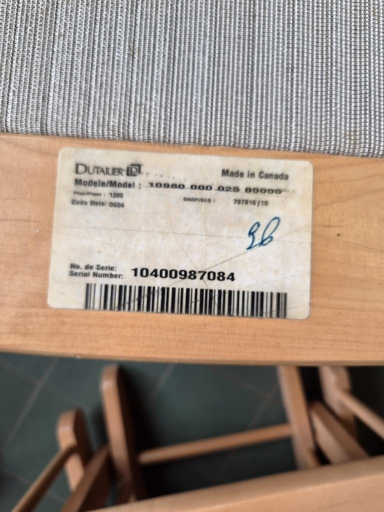 Dutailier houten schommelstoel glider met hocker  CS27227, Ophalen, Canadees, Gebruikt, Bruin