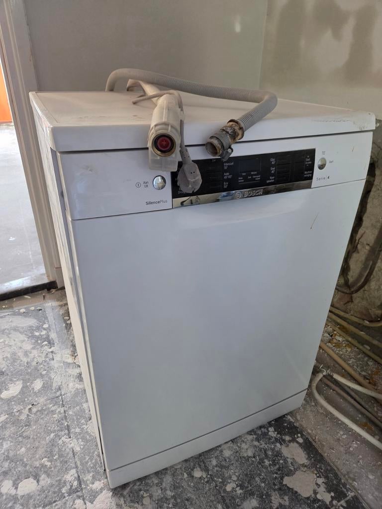 Bosch Serie 4 SilencePlus Vaatwasser, Witgoed en Apparatuur, Vaatwasmachines, Ophalen, Vrijstaand, Minder dan 85 cm