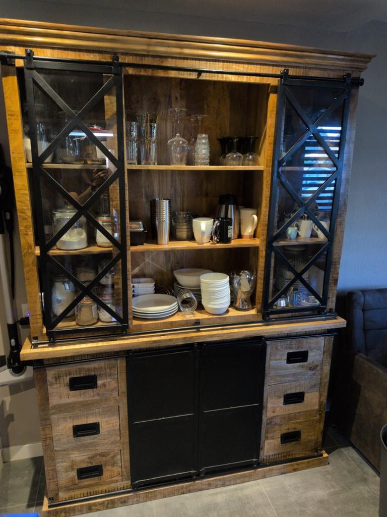Robuuste Mangohouten Kast met Glazen Schuifdeuren, Ophalen, 150 tot 200 cm, 25 tot 50 cm, Glas