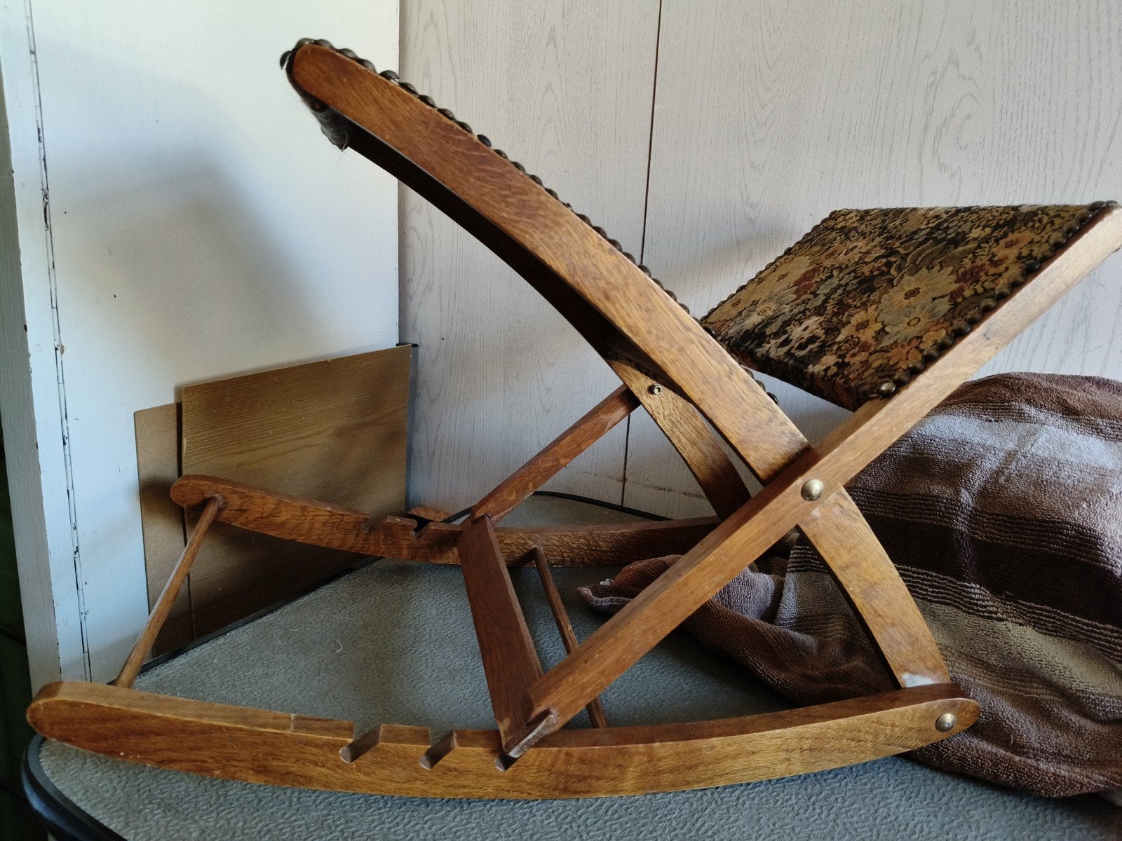Vintage houten voetenbankje/krukje met bloemenpatroon, Ophalen