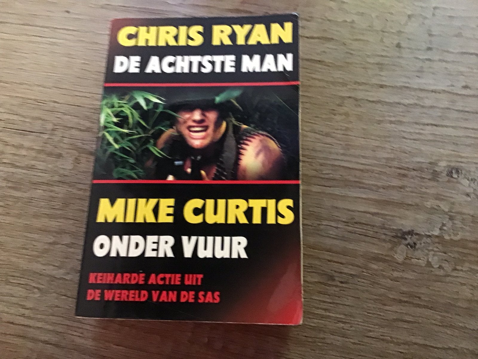 Mike Curtis - De achtste man ; Onder vuur, Boeken, Ophalen of Verzenden, Zo goed als nieuw, Mike Curtis; Chris Ryan