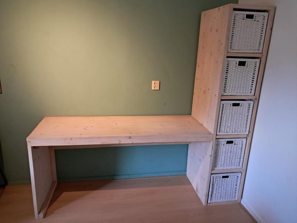 StijgerHouten white wash bureau met opbergkast en manden, Ophalen, Gebruikt, Overige typen