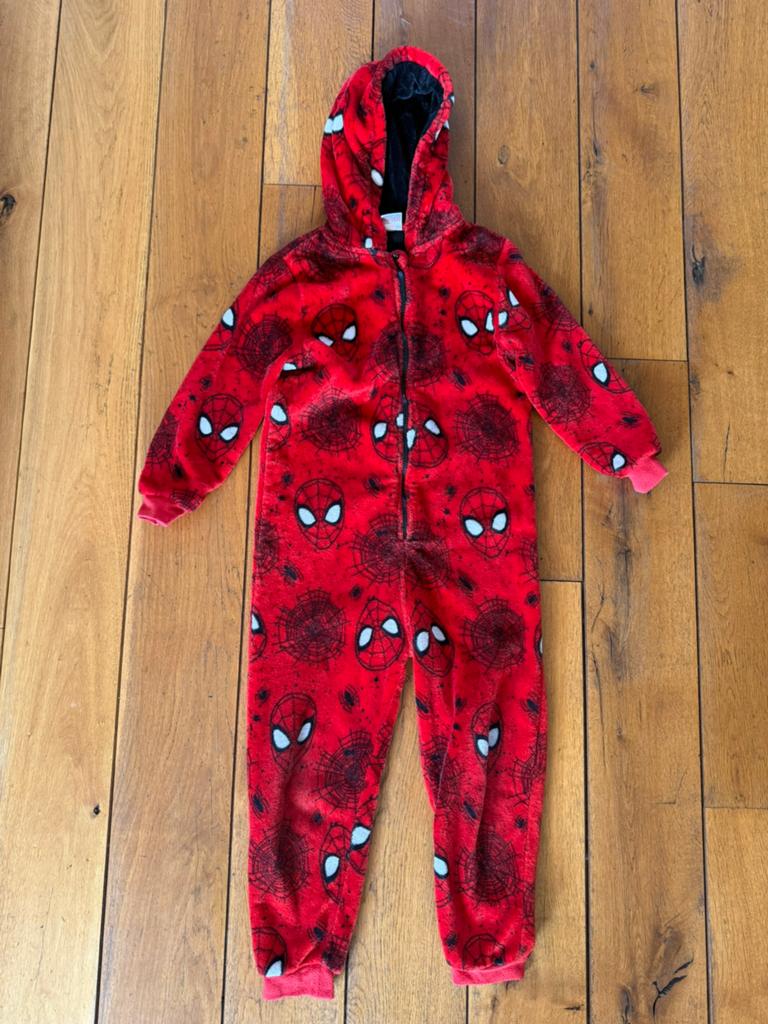 Onesie Next spiderman 128, Kinderen en Baby's, Ophalen of Verzenden, Zo goed als nieuw, Jongen of Meisje, Nacht- of Onderkleding