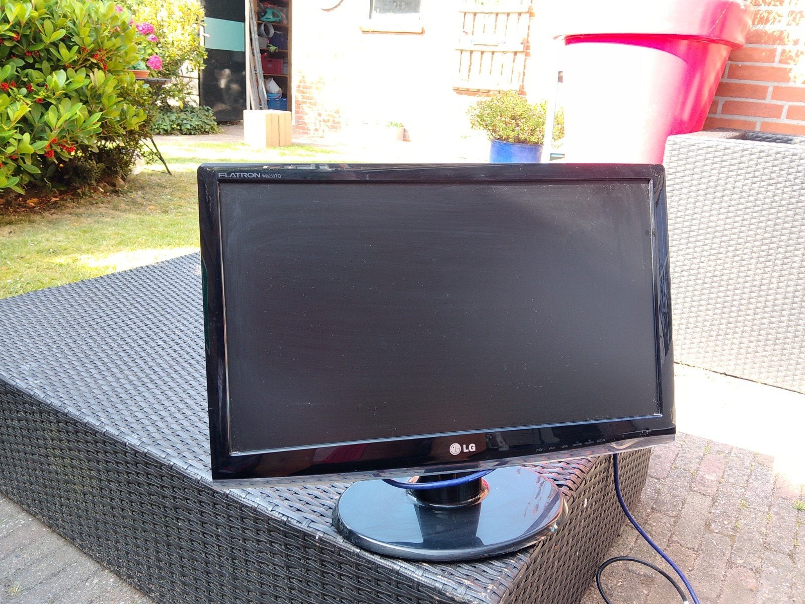LG Flatron W2253TQ Monitor - 21.5 inch Full HD, Gebruikt, Kantelbaar, HDMI, Full HD