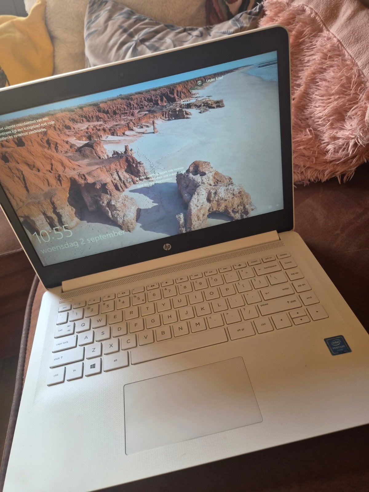 hp laptop wit 4 gb ram, Computers en Software, Ophalen of Verzenden, Zo goed als nieuw, 15 inch, 2 tot 3 Ghz