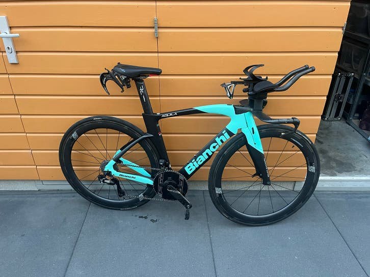 Bianchi Aquila CV - Tijdritfiets/Triatlonfiets/TT bike, 28 inch, Carbon, Velgrem, Zo goed als nieuw