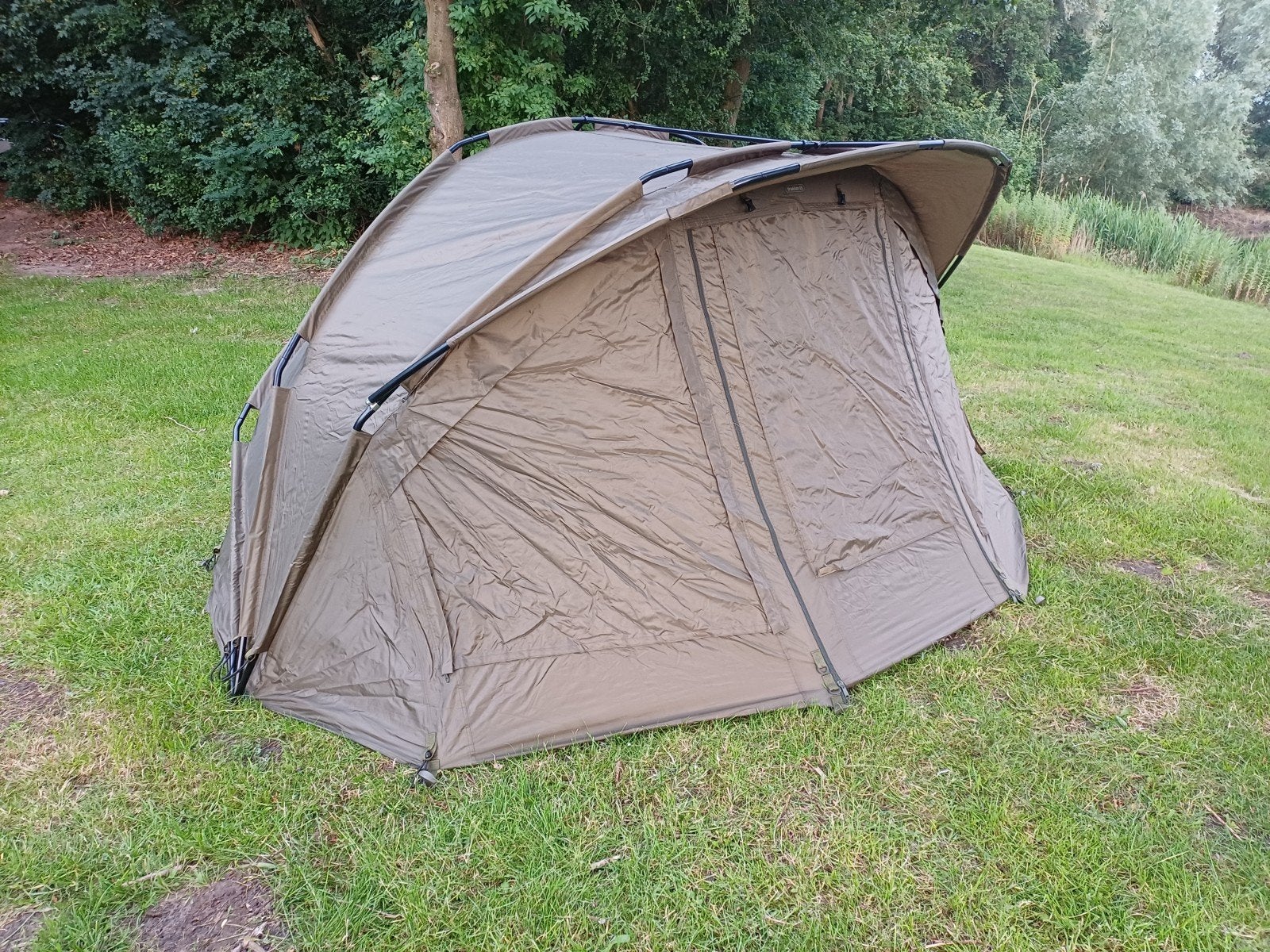 Trakker Bivvy (2-persoons) €175,-, Ophalen, Nieuw