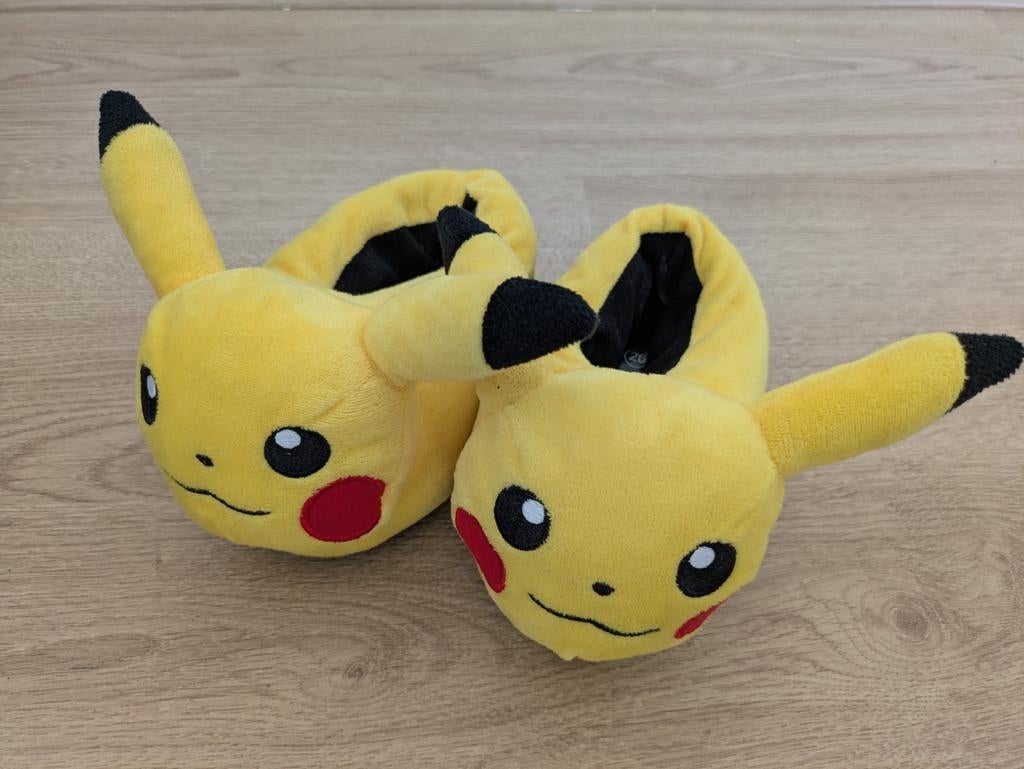 Pikachu sloffen maat 26, Ophalen of Verzenden