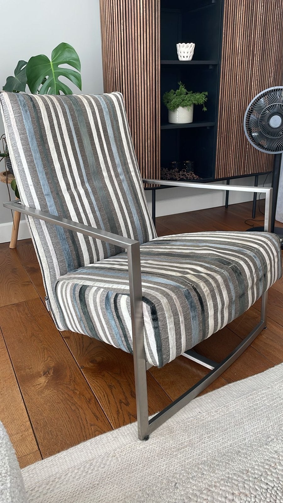Design fauteuil, Huis en Inrichting, Ophalen of Verzenden, Zo goed als nieuw, Stof, 75 tot 100 cm