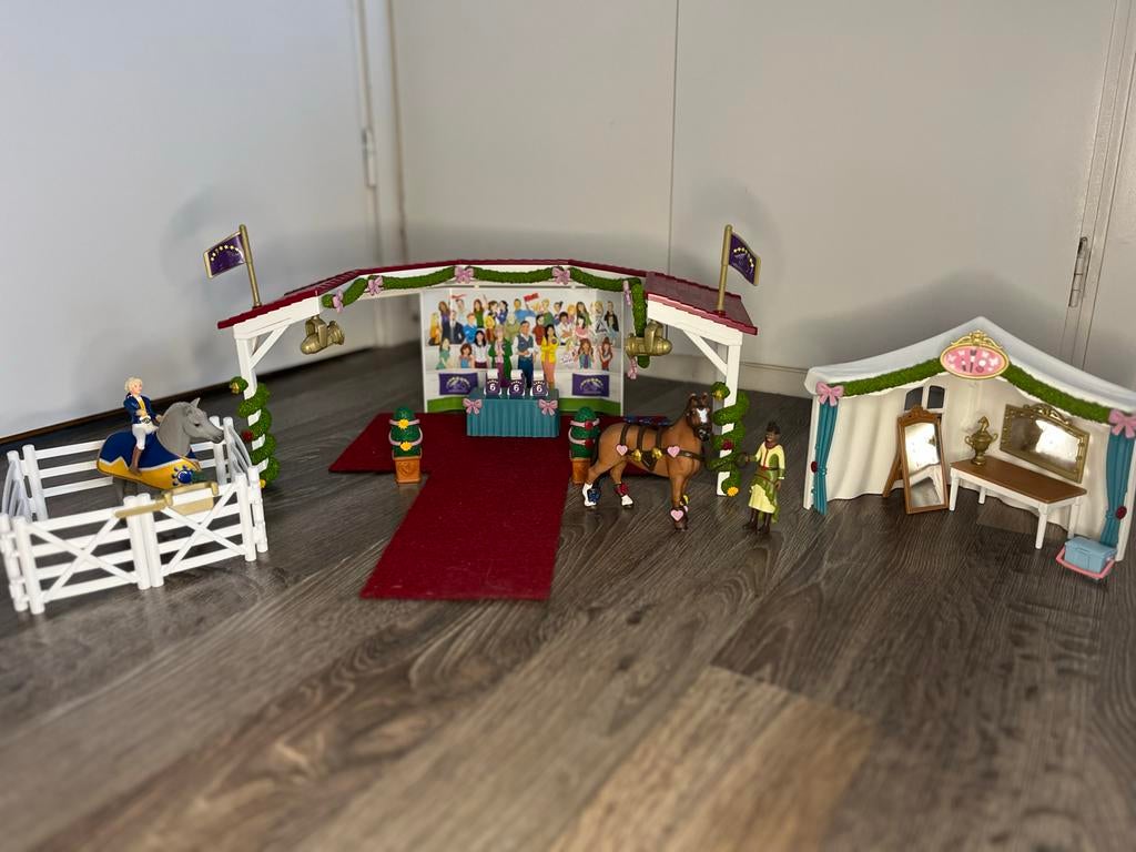 Schleich Paardenshow Set met Accessoires en Figuren, Ophalen of Verzenden, Zo goed als nieuw, Jongen of Meisje