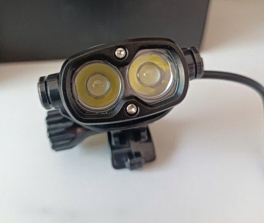 Xeccon Z11 fietsschijnwerper, Fietsen en Brommers, Voorlicht, Nieuw, Ophalen of Verzenden, Oplaadbaar