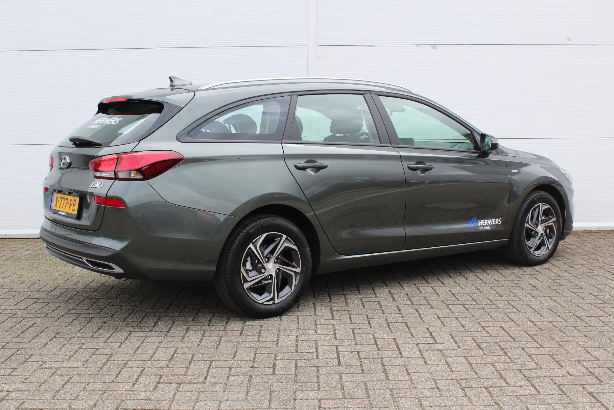 Hyundai i30 Wagon 1.0 T-GDi MHEV Comfort Smart / Navigatie +, Voorwielaandrijving, Stof, 1246 kg, Origineel Nederlands