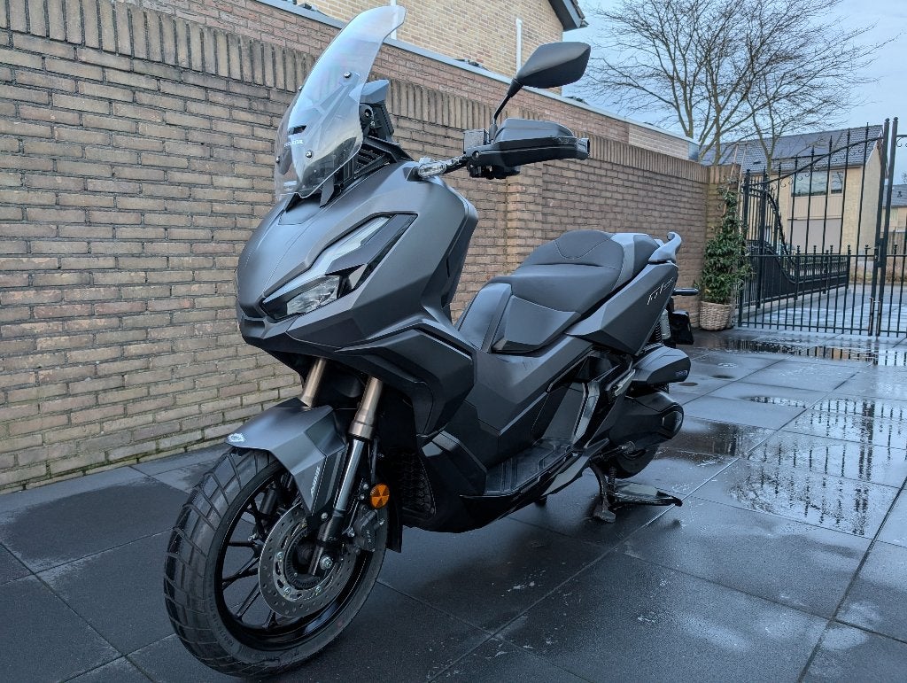 Honda ADV 350 – Antraciet – Zeer nette staat – 13.000 km, Motoren, Motoren | Honda, Particulier, Scooter, 12 t/m 35 kW, 1 cilinder