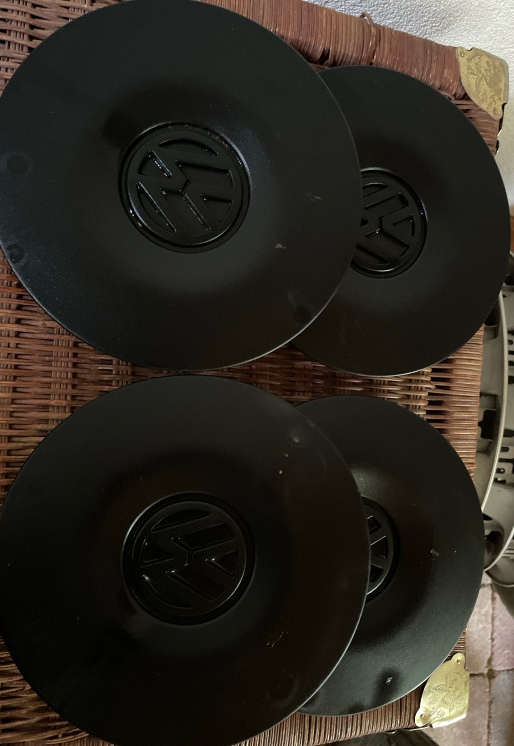 Set van 4 originele VW naafdoppen - zwart, Auto diversen, Ophalen of Verzenden, Gebruikt