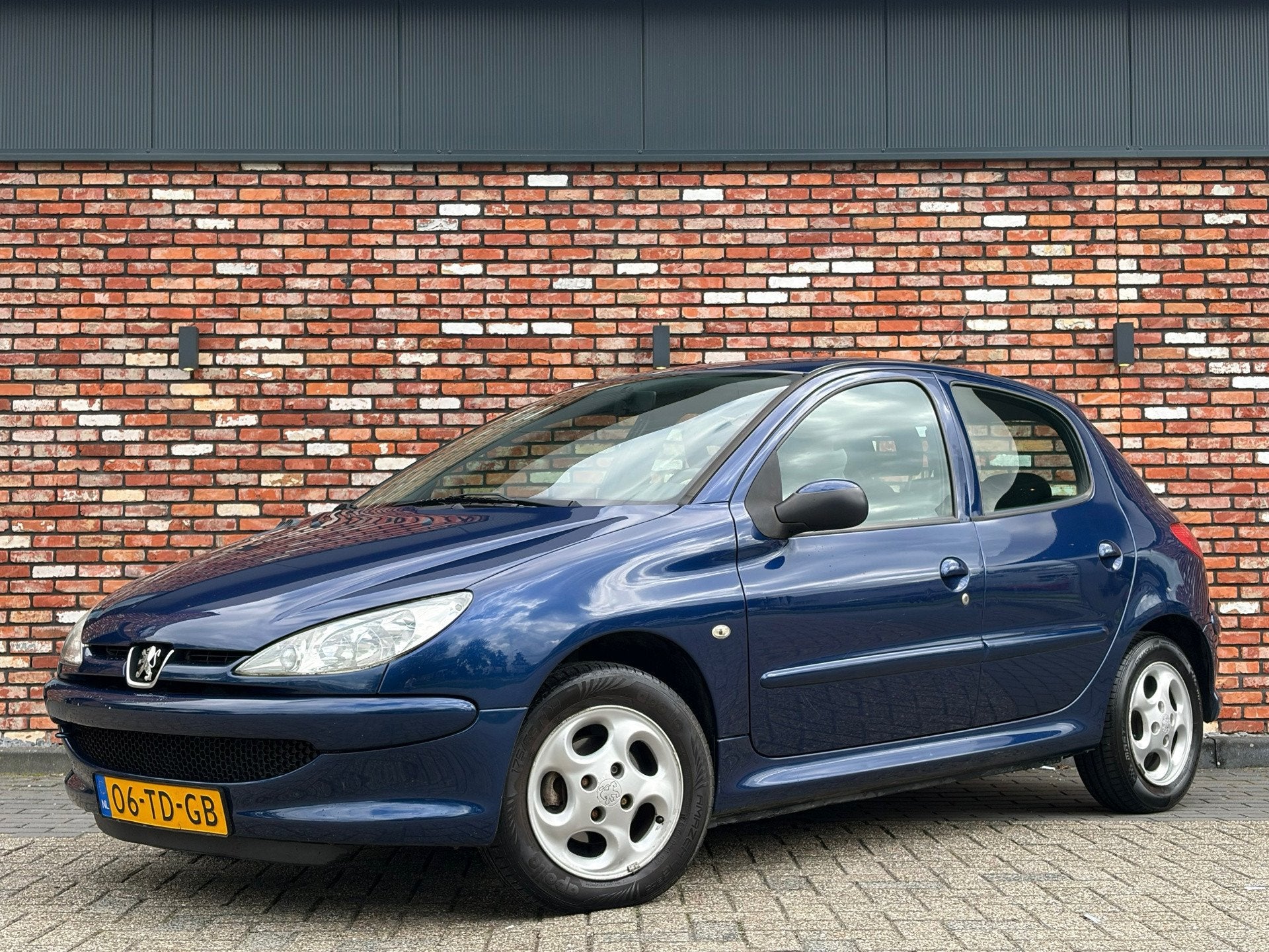 Peugeot 206 1.4 Air-line 5-Deurs Airco Elek.pakket OrigNL AP, Voorwielaandrijving, Stof, Zwart, 4 cilinders