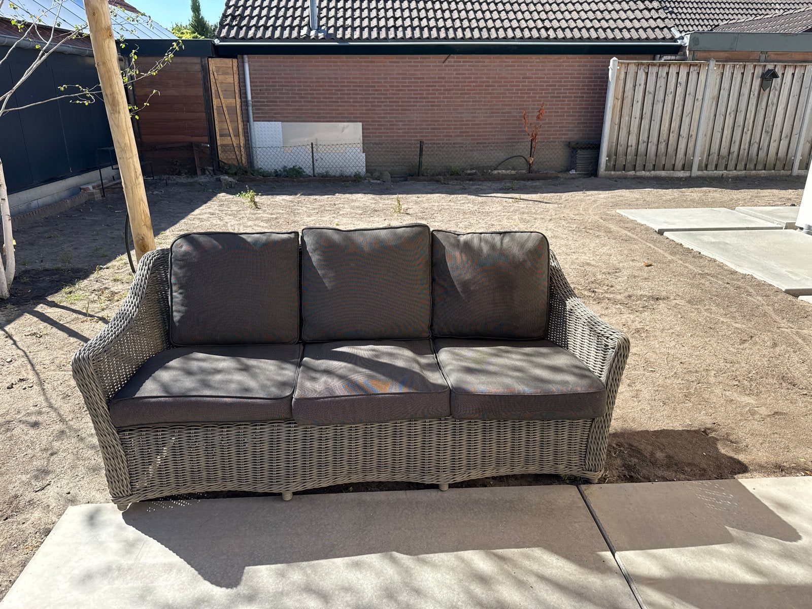 Tuinbank greywash kunststof riet met kussens, Tuin en Terras, Ophalen, Zo goed als nieuw, Kunststof