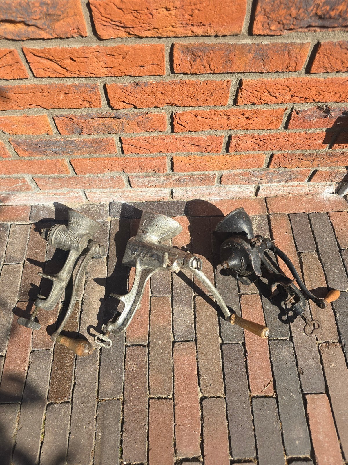 3 grote antieke, handbediende vleesmolens voedselmolens €39, Ophalen of Verzenden