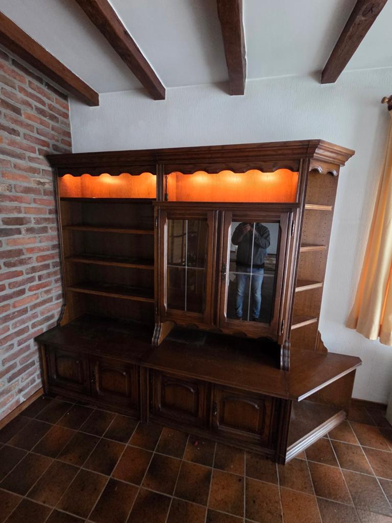 Massief houten boekenkast met vitrine en verlichting GRATIS!, Huis en Inrichting, Kasten | Vitrinekasten, Ophalen of Verzenden