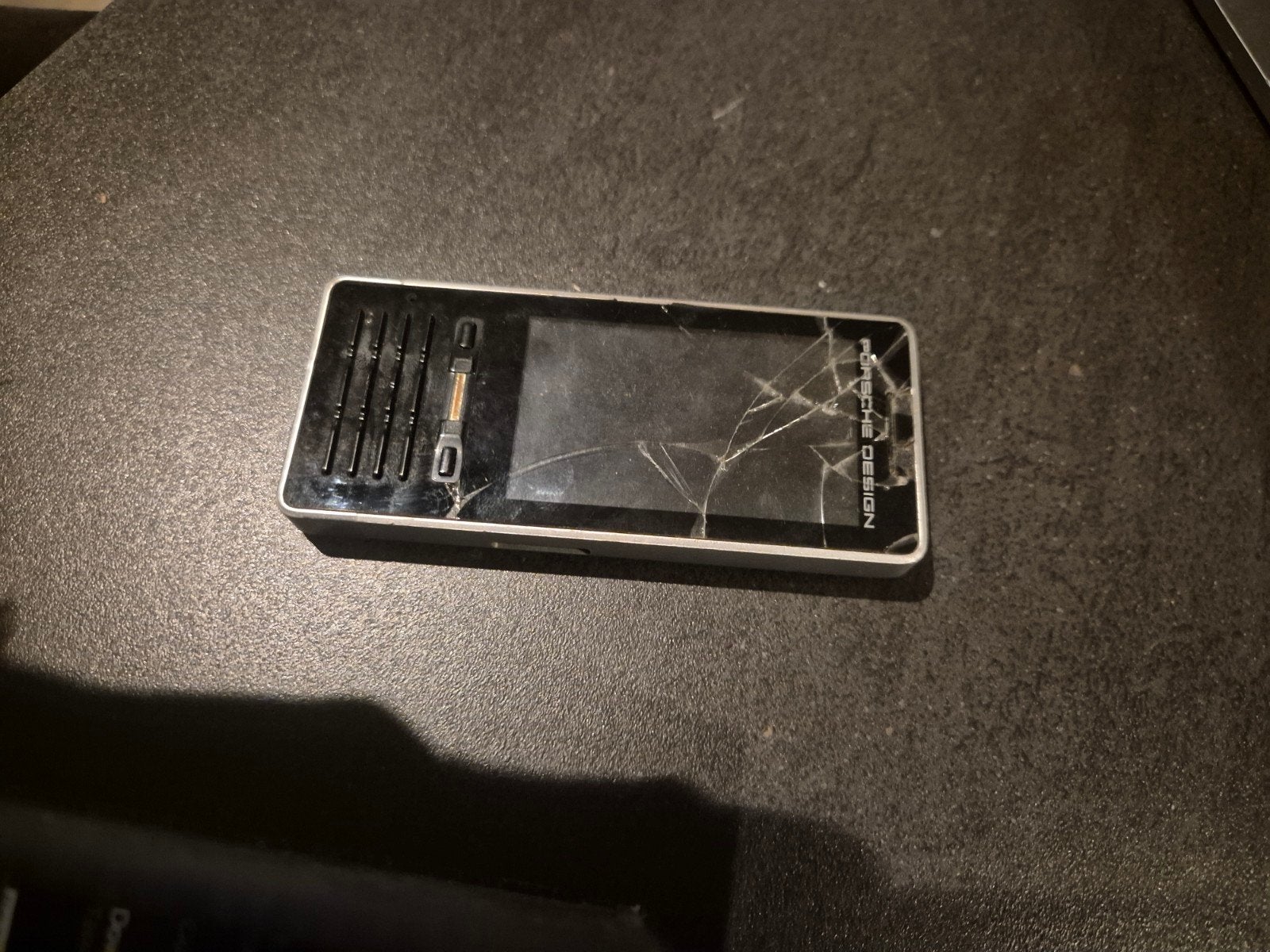 Porsche Design/telefoon/ P' 9522/defect, Ophalen of Verzenden, 3 tot 6 megapixel, Klassiek of Candybar