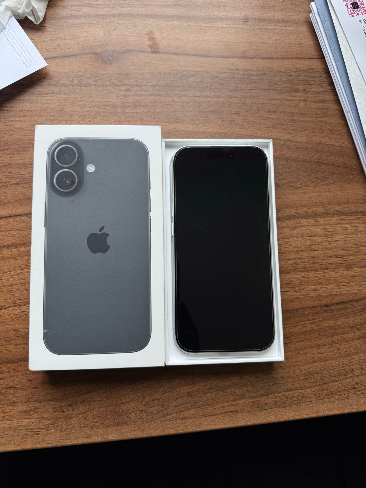 Apple iPhone 17 256GB WIT - Zo goed als nieuw, Zwart, Zo goed als nieuw, Zonder simlock, Zonder abonnement