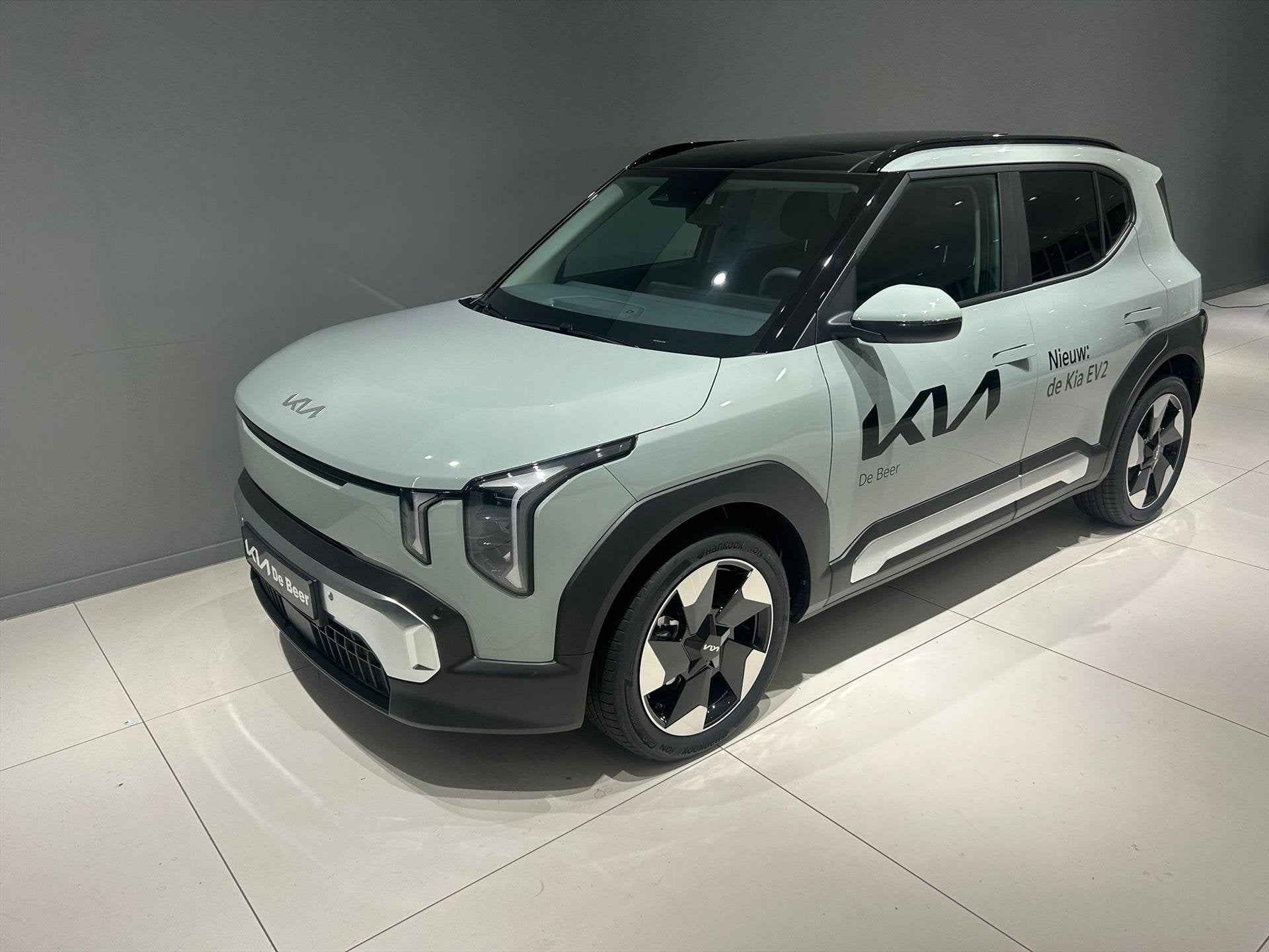 Kia Ev2 42,2 kWh 147pk Plus Advanced NU BINNEN!, Auto's, Automaat, Stof, 750 kg, 1545 kg