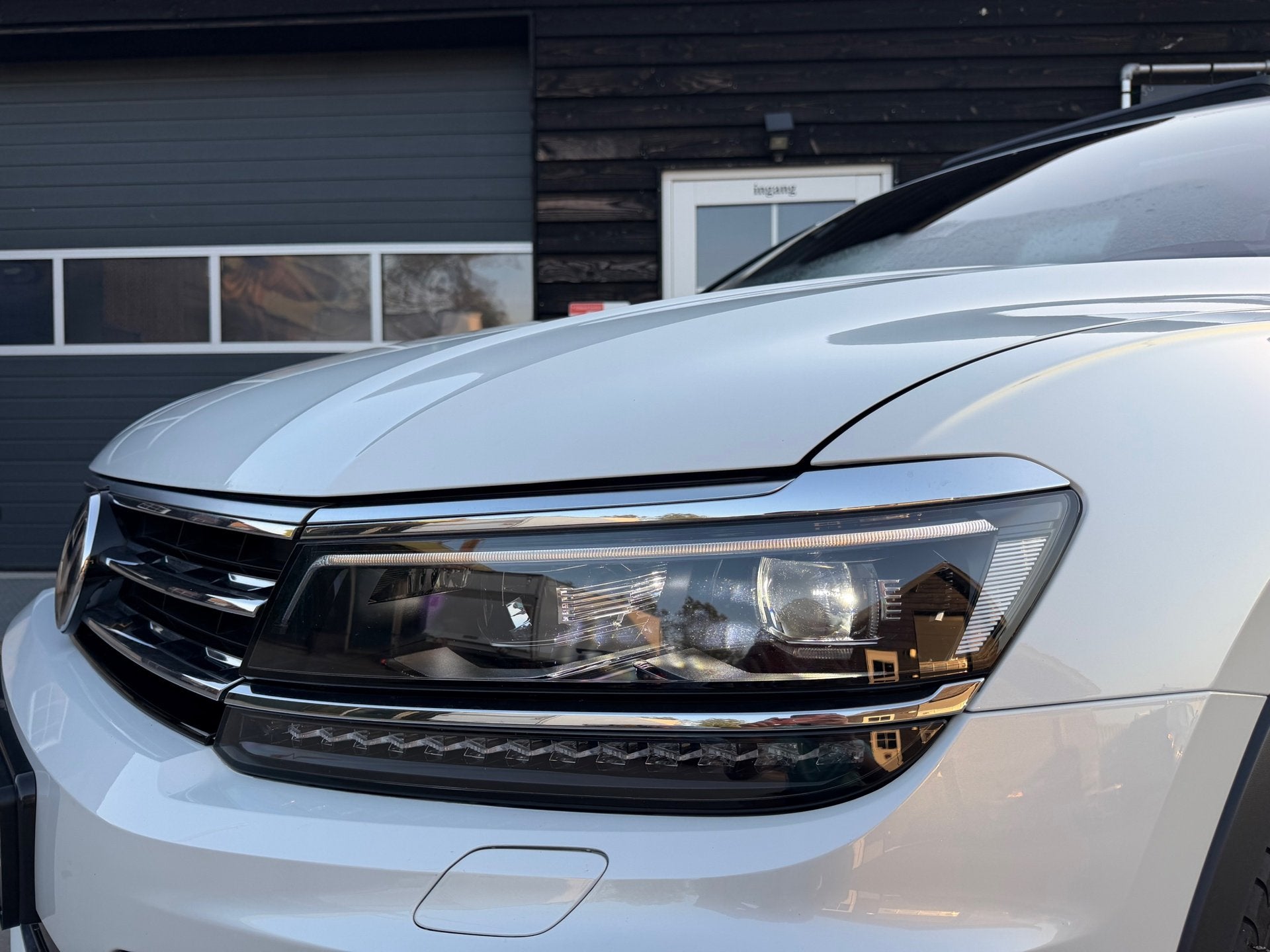 Volkswagen TIGUAN 2.0 TSI 4Motion 3X R Line Pano Trekhaak, Auto's, Dealer onderhouden, Gebruikt, 4 cilinders, 1984 cc