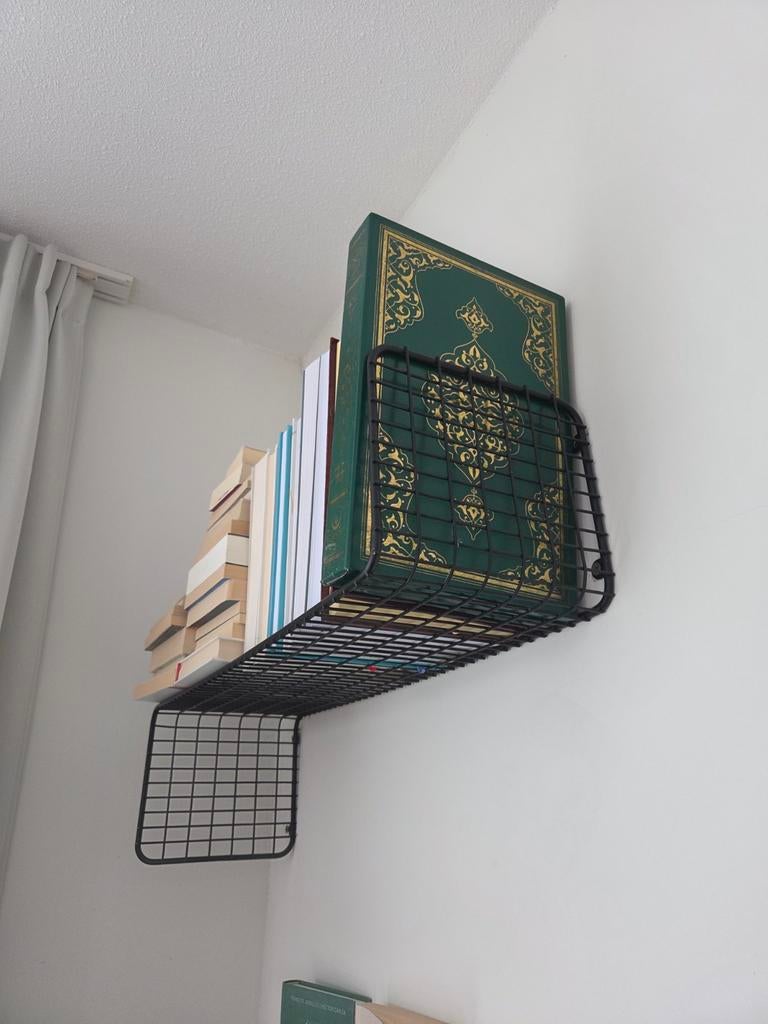 IKEA SVENSHULT Boekenrek / Wandplank - Zwart metaal, Huis en Inrichting, Kasten | Boekenkasten, Zo goed als nieuw, 50 tot 100 cm