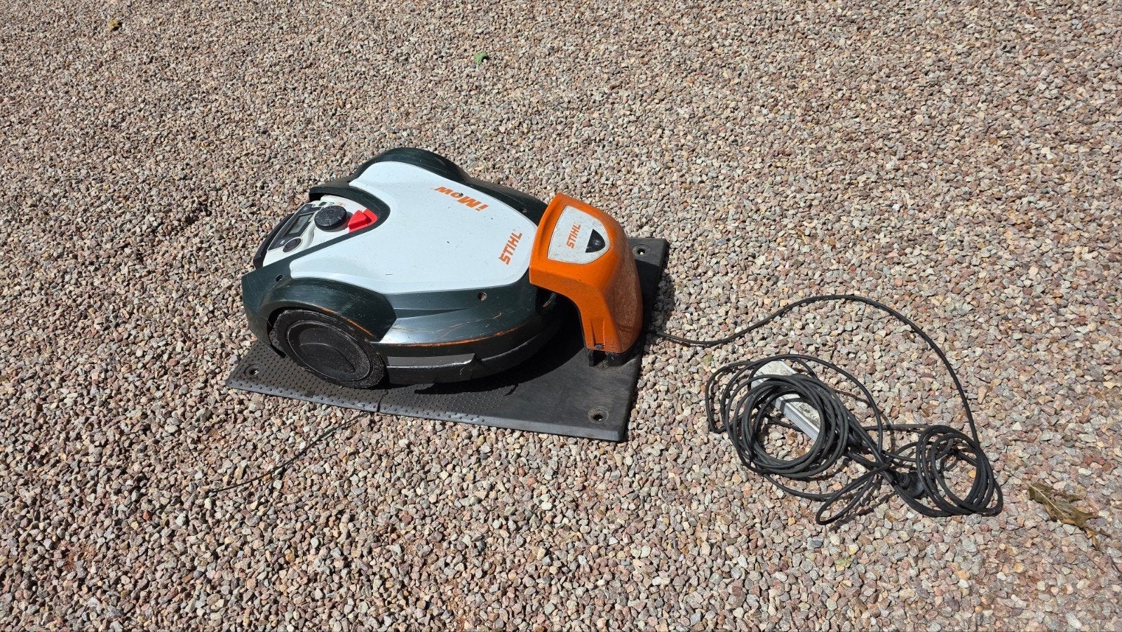 Stihl iMow Robotmaaier - Klaar voor gebruik, Tuin en Terras, Grasmaaiers, Cirkelmaaier, Stihl, Gebruikt, Accu-grasmaaier