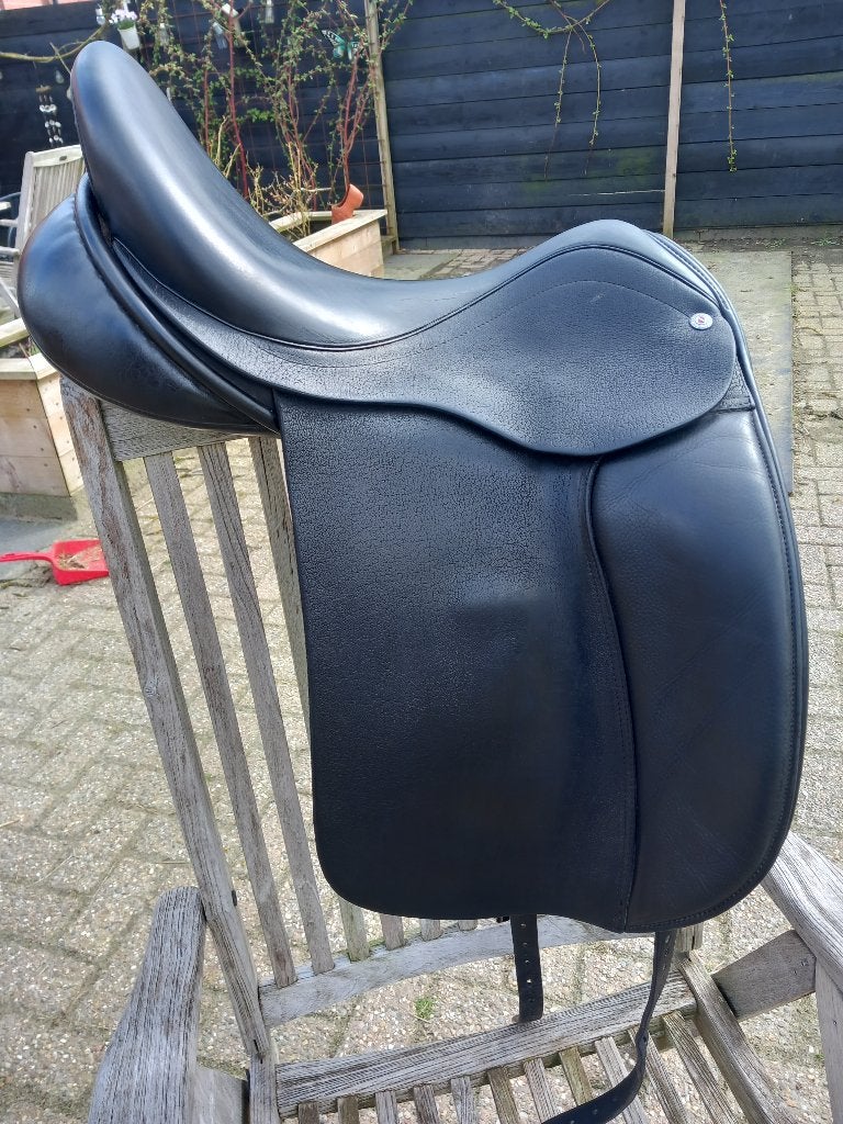 Schutte Sentrix 17,5 inch, Dieren en Toebehoren, L (17.5 inch), Gebruikt, Dressuur, Wijd