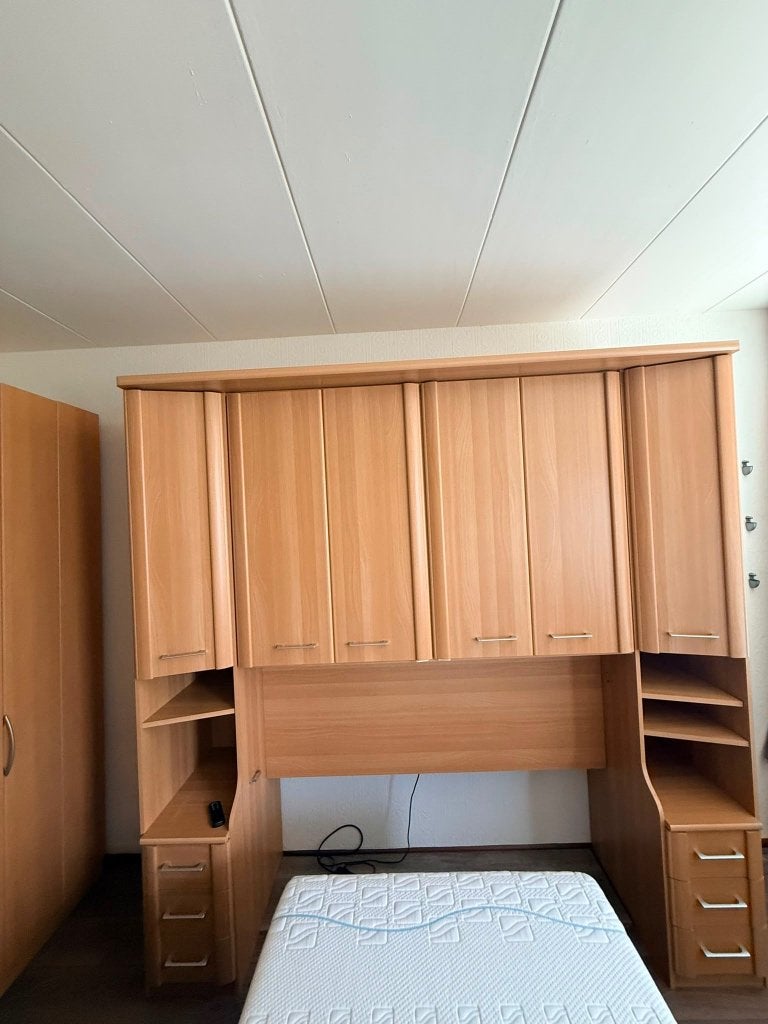 bed-ombouw, Ophalen, Gebruikt, 180 cm, Hout