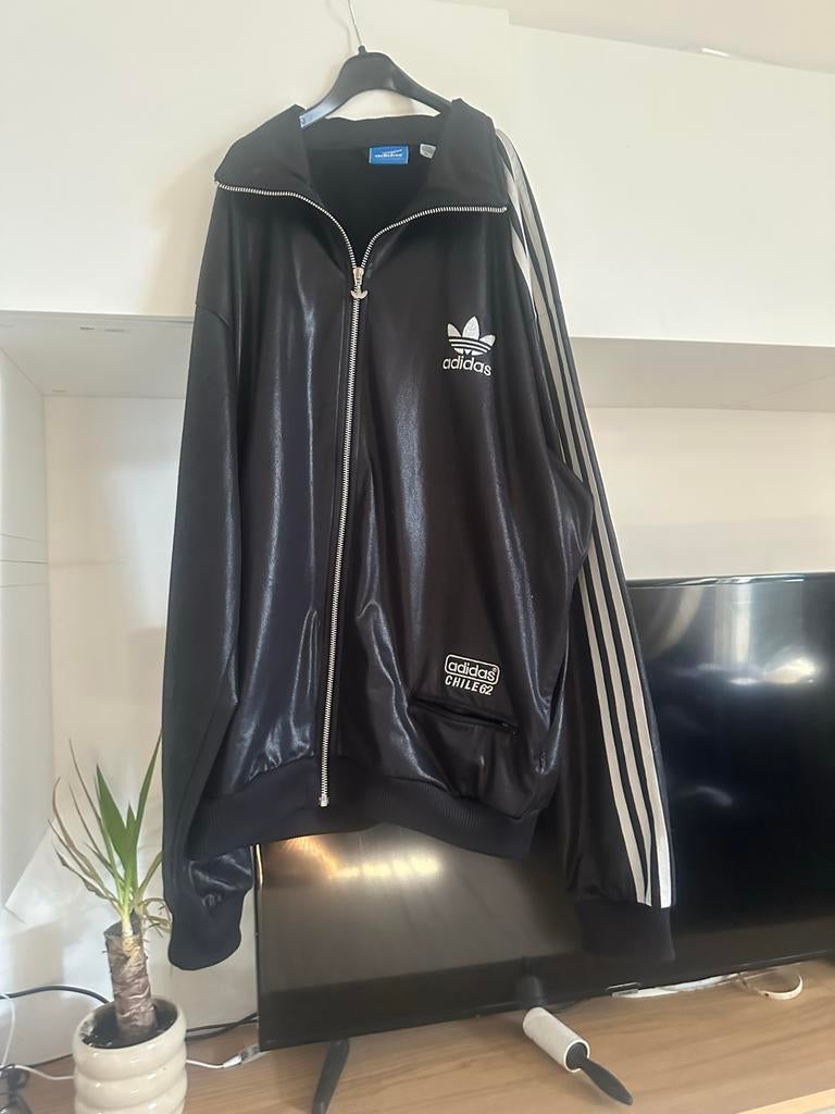 Adidas Chile 62 Trainingsjack Zwart XL, Kleding | Heren, Ophalen of Verzenden, Zo goed als nieuw, Maat 56/58 (XL), Zwart