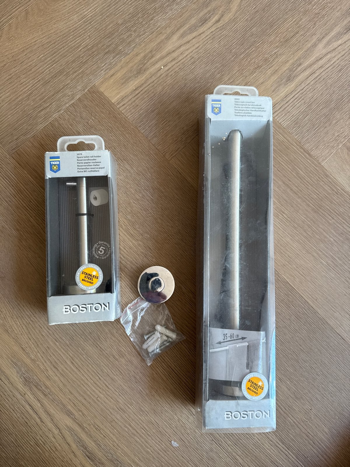 Nieuwe Tiger Boston badkameraccessoires: handdoekrek en toil, Handdoekenrek, Overige merken, Nieuw, Ophalen of Verzenden