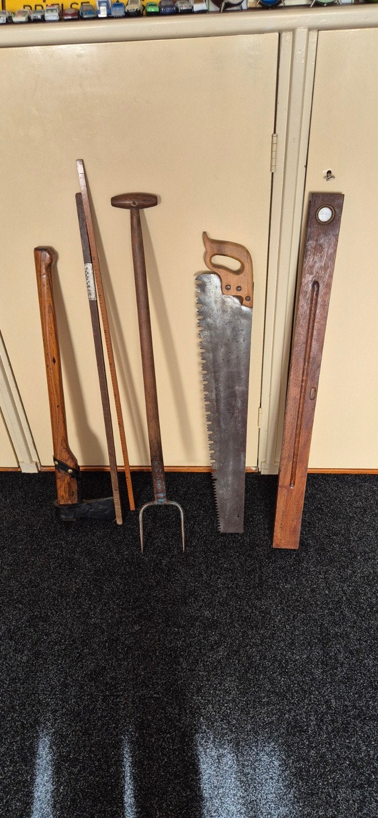 Vintage gereedschap: zaag, hark, waterpas en meer, Ophalen of Verzenden