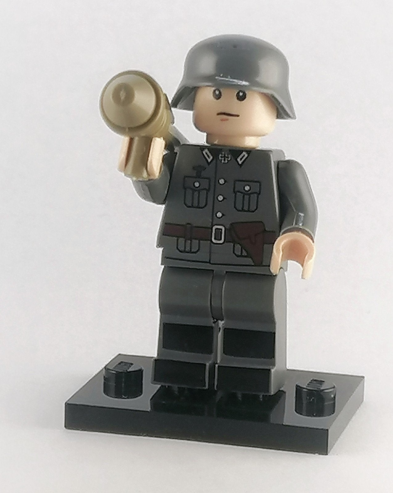 WW2 minifiguur Duitse soldaat Panzerfaust € 2,50, Ophalen of Verzenden, Zo goed als nieuw