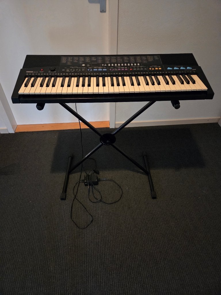 keyboard, Muziek en Instrumenten, Keyboards, Ophalen, Yamaha, Met standaard, 61 toetsen