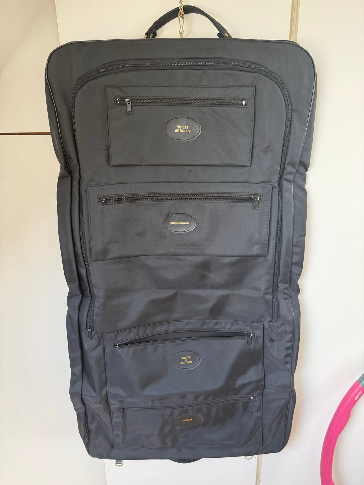 Kledinghoes / Reistas - Zwart, Handig voor Reizen, 30 cm of meer, Gebruikt, Zwart, Minder dan 35 cm