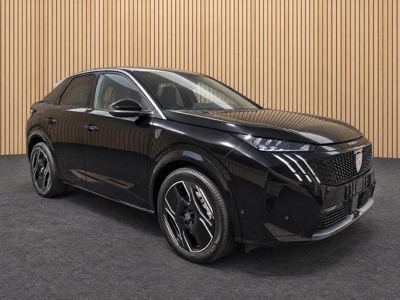 Peugeot E-3008 GT Long Range 230 97 kWh VOORRAAD KORTING, Automaat, Gebruikt, 231 pk, Automatische klimaatregeling