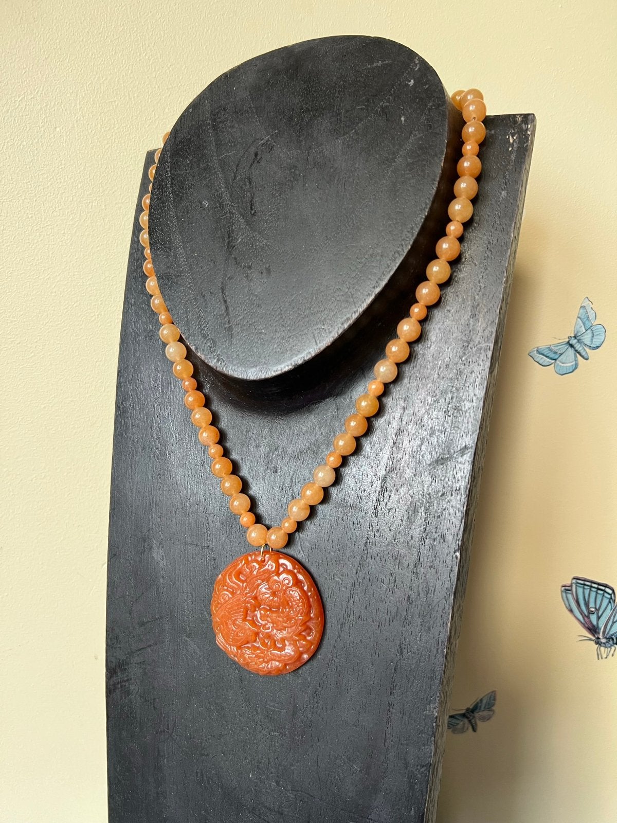Aventurijn draak amulet beschermt vertrouwen moed SALE, Nieuw, Oranje, Ophalen of Verzenden, Steen of Mineraal