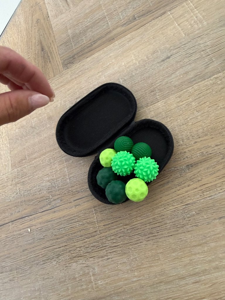 Nieuw 8x groen sensory toys magnetische stress ballen set 2, Ophalen of Verzenden, Zo goed als nieuw