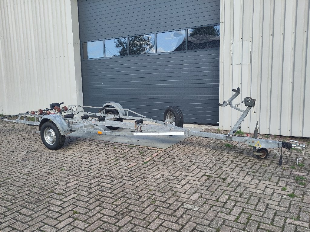 Boottrailer 750 kg ongeremd – swing cradle centreersysteem, Ophalen, Minder dan 1500 kg, Gebruikt, Open zeilboottrailer