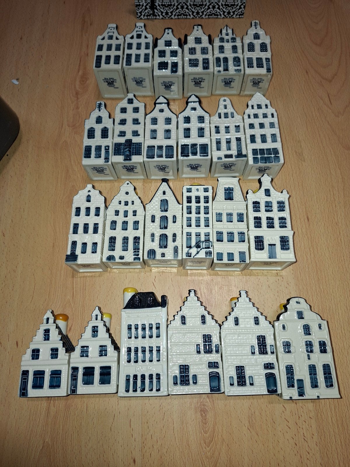 KLM huisjes   uitzoeken  !!!, Verzamelen, KLM Huisjes, Ophalen of Verzenden, Nieuw, 41 t/m 60, Gevuld