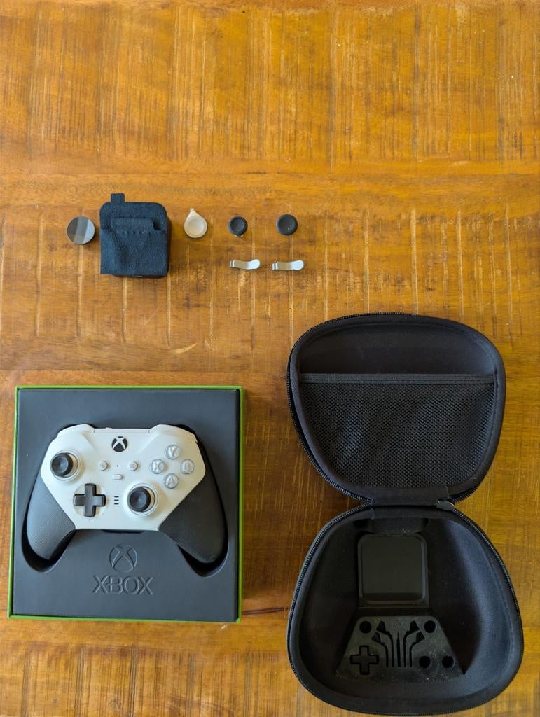 Xbox Elite 2 Core Controller met Pro Accessoires + Garantie, Xbox Series S, Ophalen of Verzenden, Zo goed als nieuw, Controller