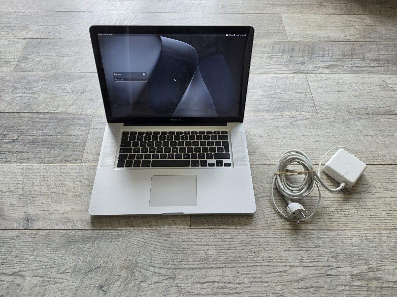 Goed werkende MacBook pro met Linux mint 2010, Computers en Software, Apple Macbooks, Gebruikt, 2 tot 3 Ghz, 15 inch, Ophalen