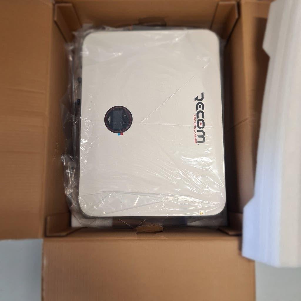 Recom omvormer voor zonnepanelen - RCM-10-TP-D, Ophalen of Verzenden, Nieuw, Overige typen