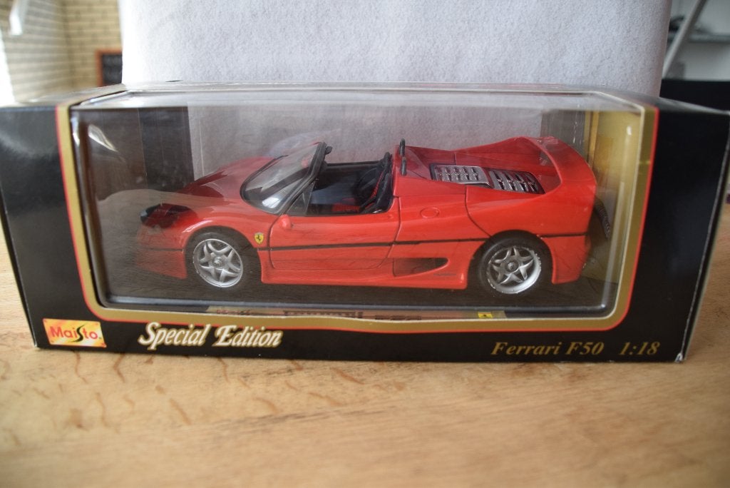modelauto 1:18, Hobby en Vrije tijd, Modelauto's | 1:18, Ophalen of Verzenden, Zo goed als nieuw, Auto, Bburago