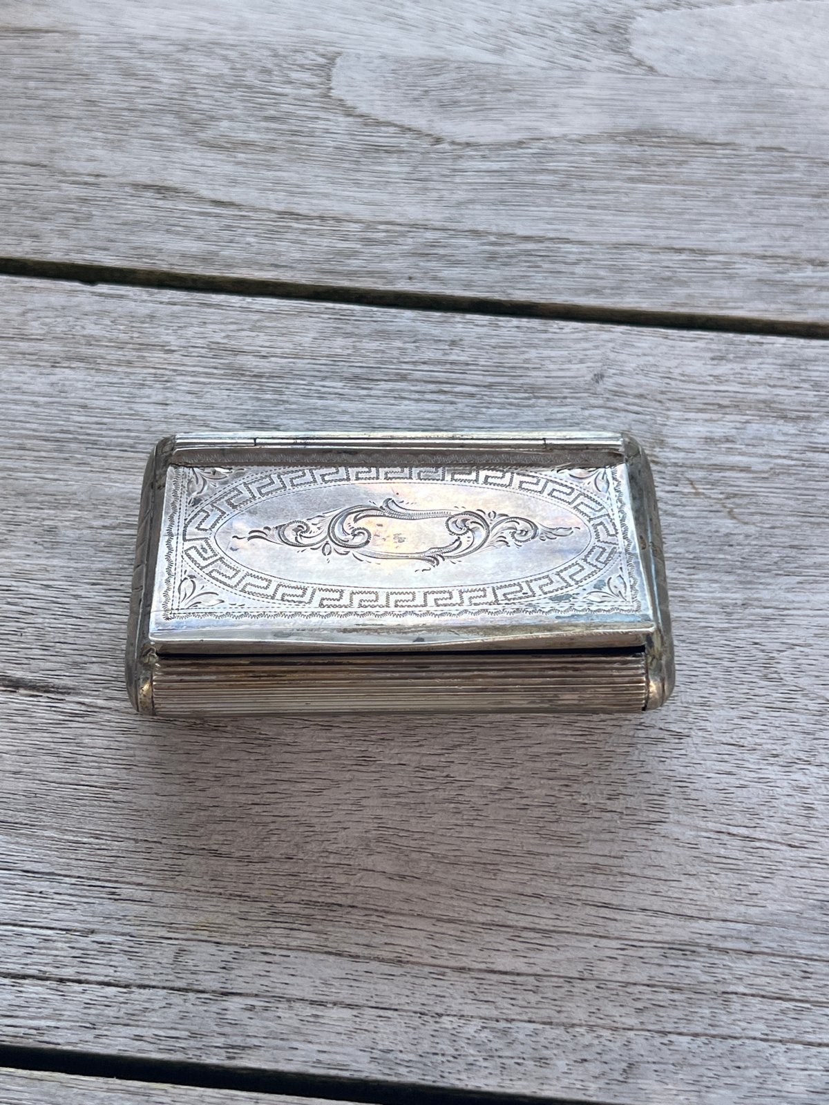 Antiek Zilveren Snuifdoosje met Gravering, Antiek en Kunst, Ophalen of Verzenden, Zilver