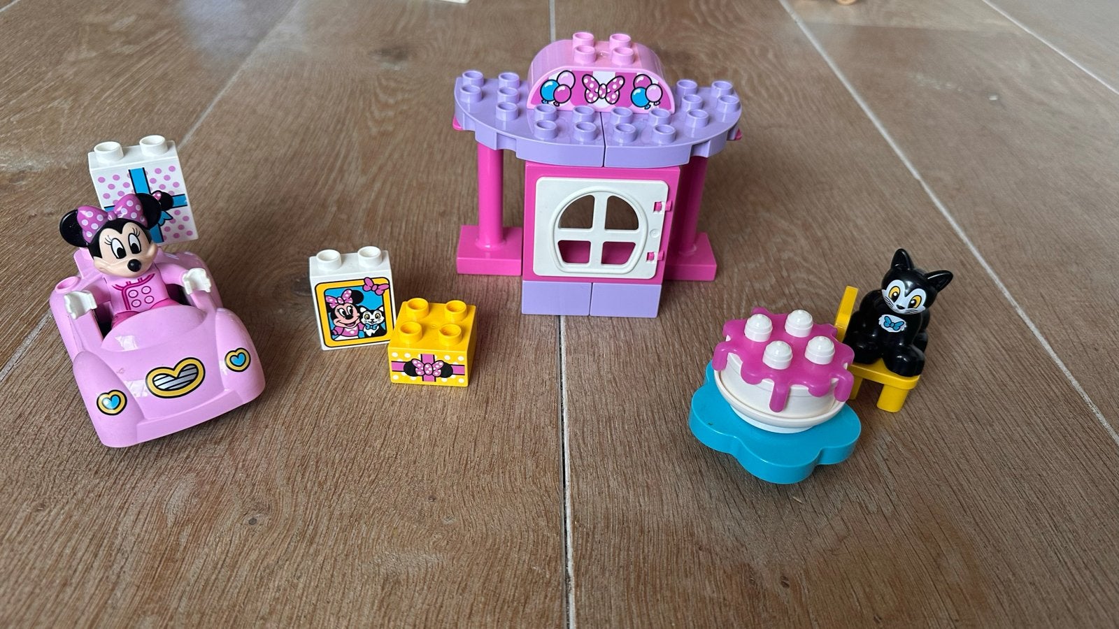 Duplo Minnie Mouse Speelset met Auto en Taart, Ophalen, Inclusief minifiguren, Gebruikt, Complete set