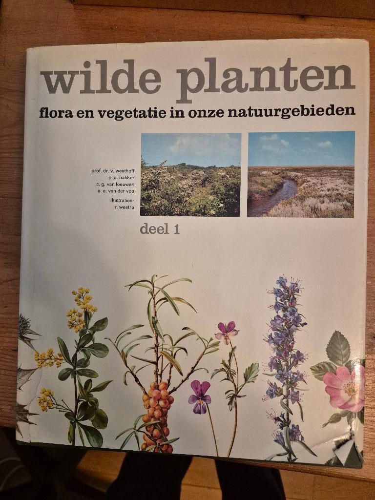 wilde planten boeken 3 delen, Boeken, Ophalen of Verzenden, Zo goed als nieuw, Bloemen, Planten en Bomen